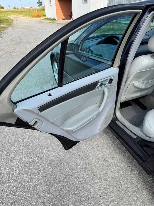 Mercedes-Benz C 220 CDI Avantgarde (Automático)