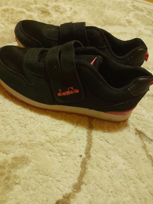 Кросівки для дівчинки diadora кросівки adidas