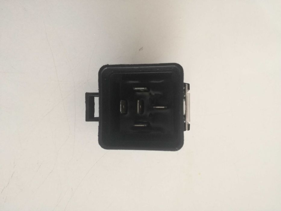 Relé Hella 4RD 12V 20/30A