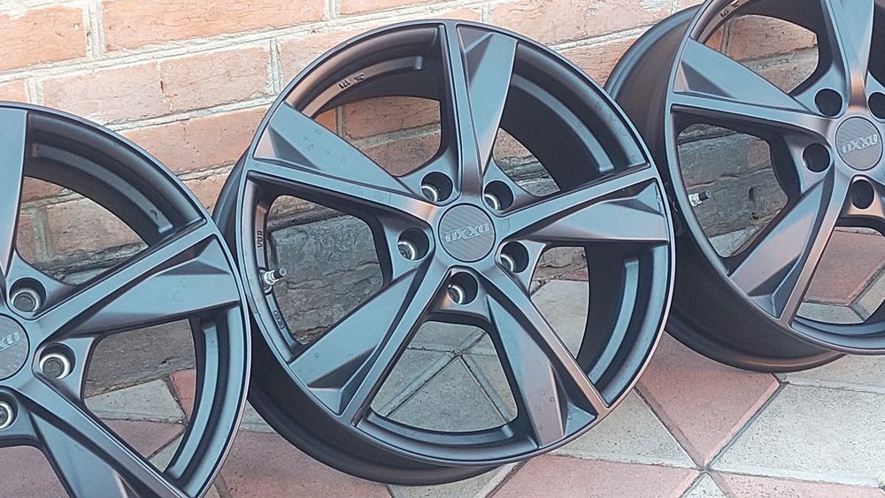 Диски Чорні OXXO Німеччина R17 5x114,3 ET48 J7,0 ЦО:72,6 ЯК НОВІ !!! Mazda Mitsubishi  Hyundai KIA Nissan Toyota Honda Renault Lexus Jeep