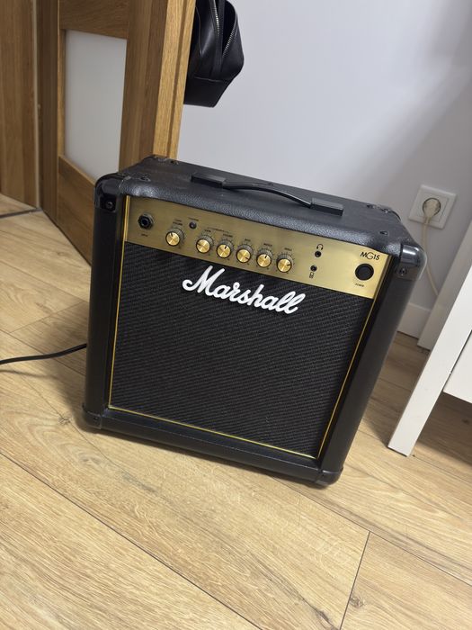 Marshall MG15G czarno zloty