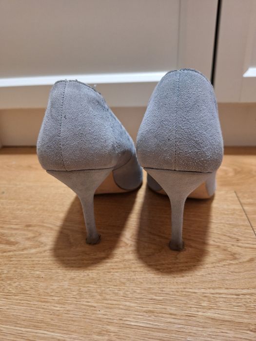 Vende-se sapato de tacão Zara, em bom estado.