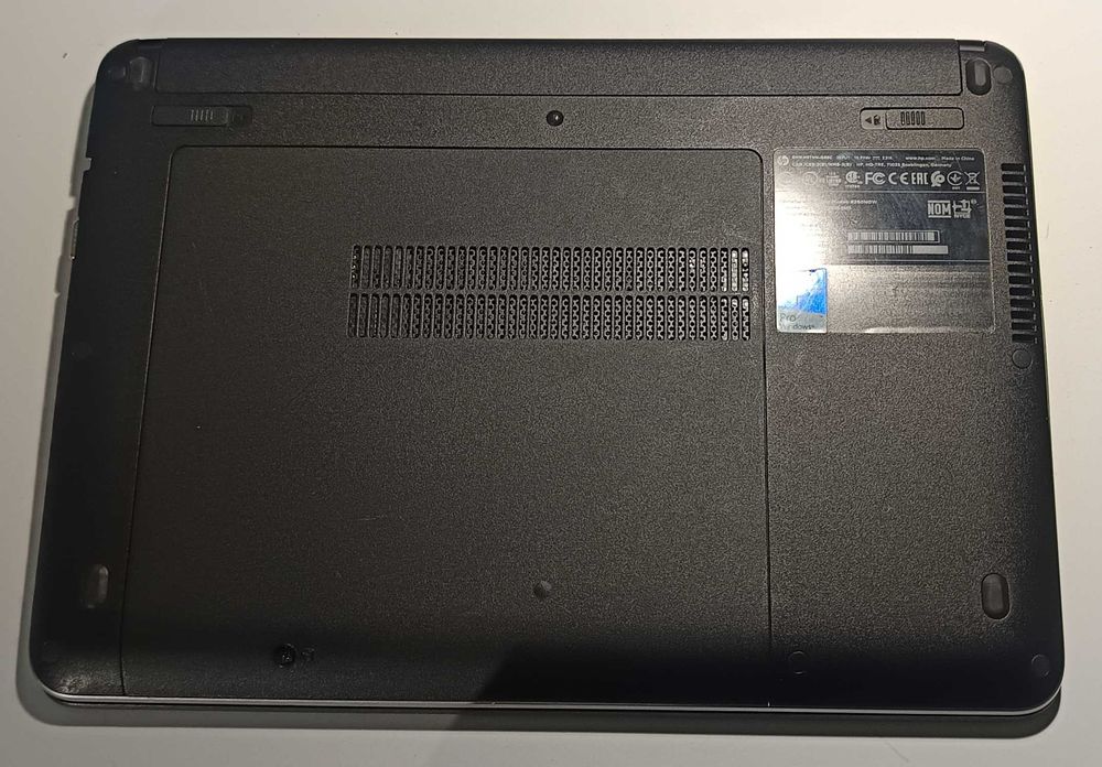 HP ProBook 439 G3 - Para peças ou reparação