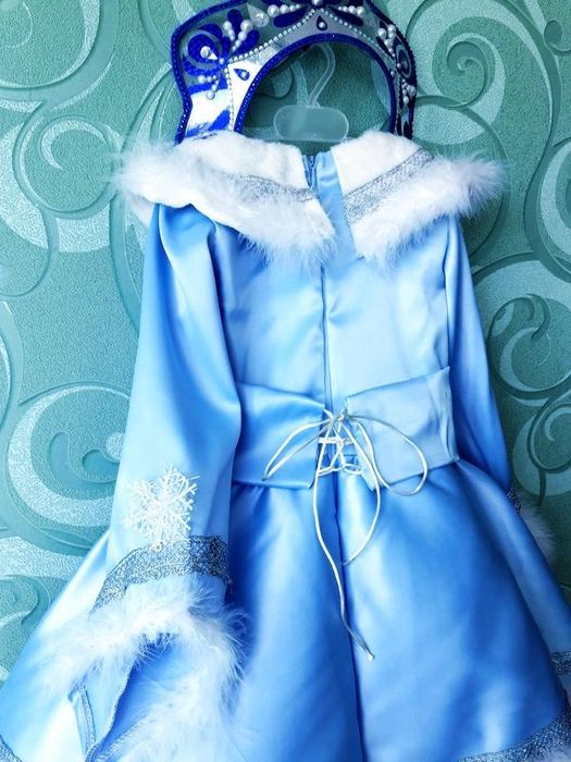 Новогодний карнавальный костюм Снегурочка.