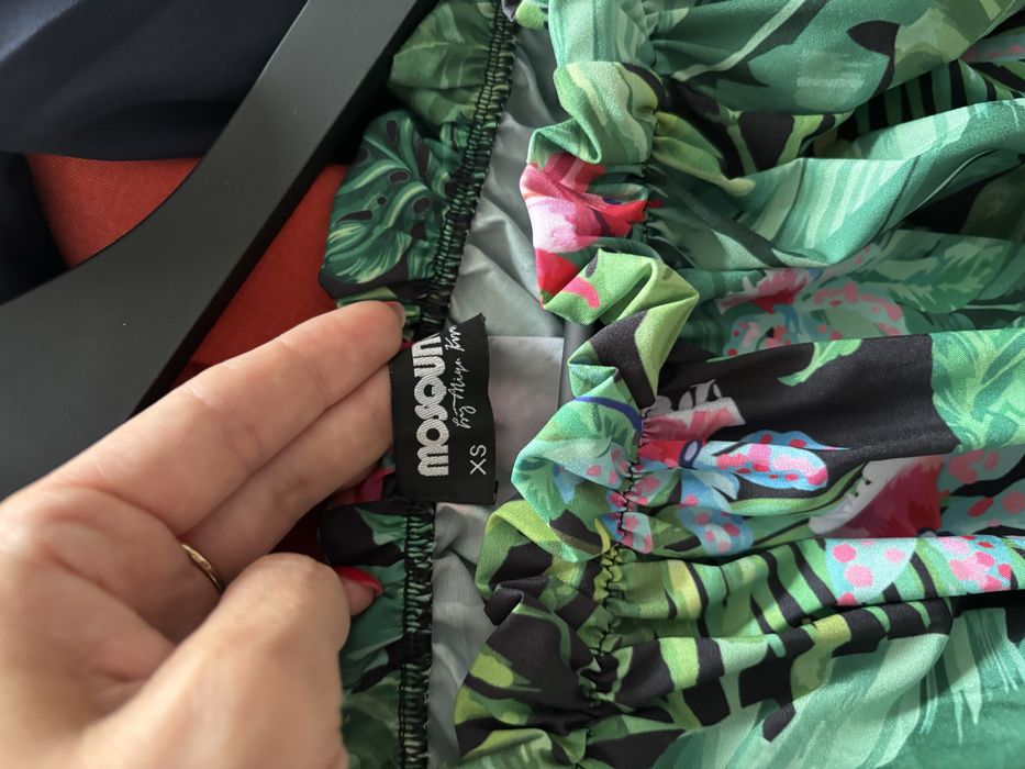Sukienka maxi wzór tropikalny XS mosqutio