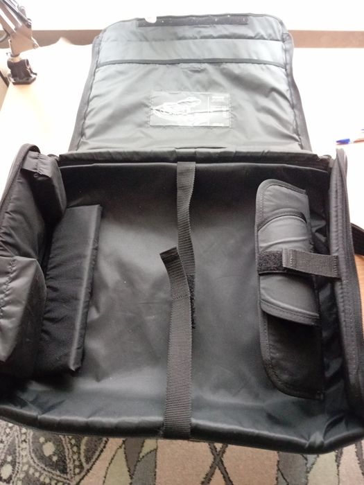 Серая сумка Canon