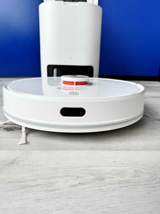 Робот пилосос миючий Lydstro R1