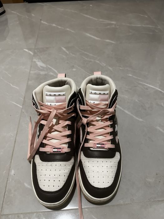 Sapatilhas altas Tommy Hilfiger Nr 39 usados poucas vezes … bom estado