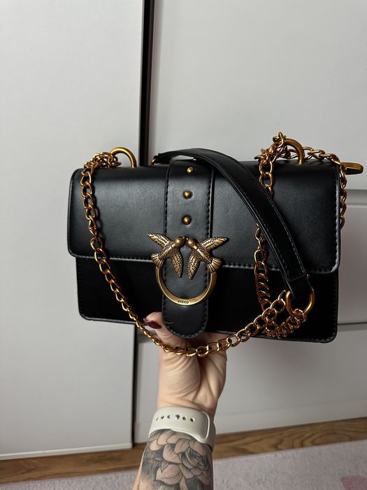 Czarna torebka chanelka złoty łańcuszek logowana