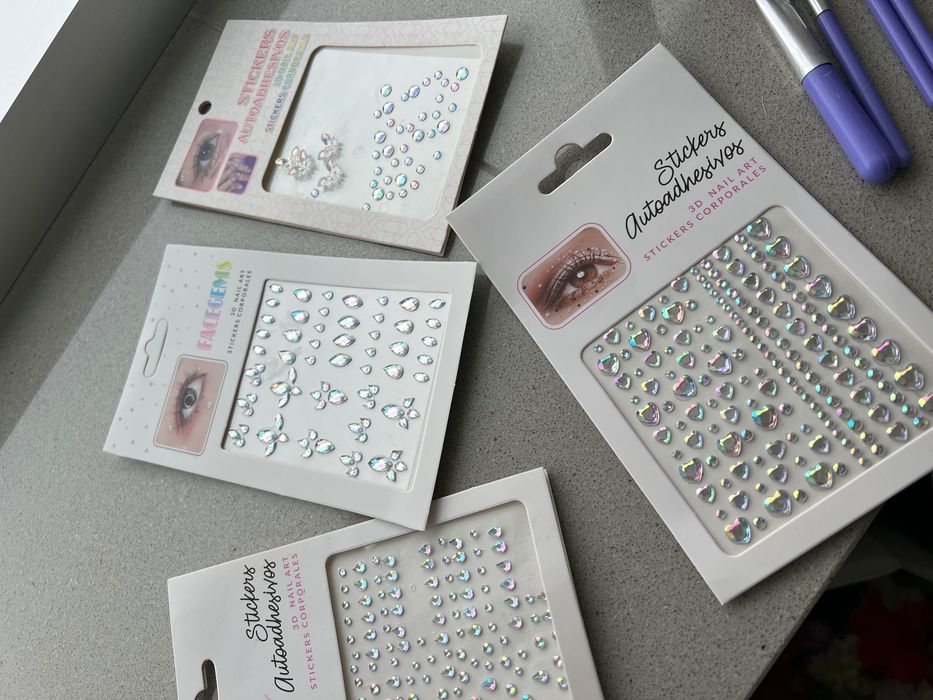 Kit de pintura gel e pedras stickers