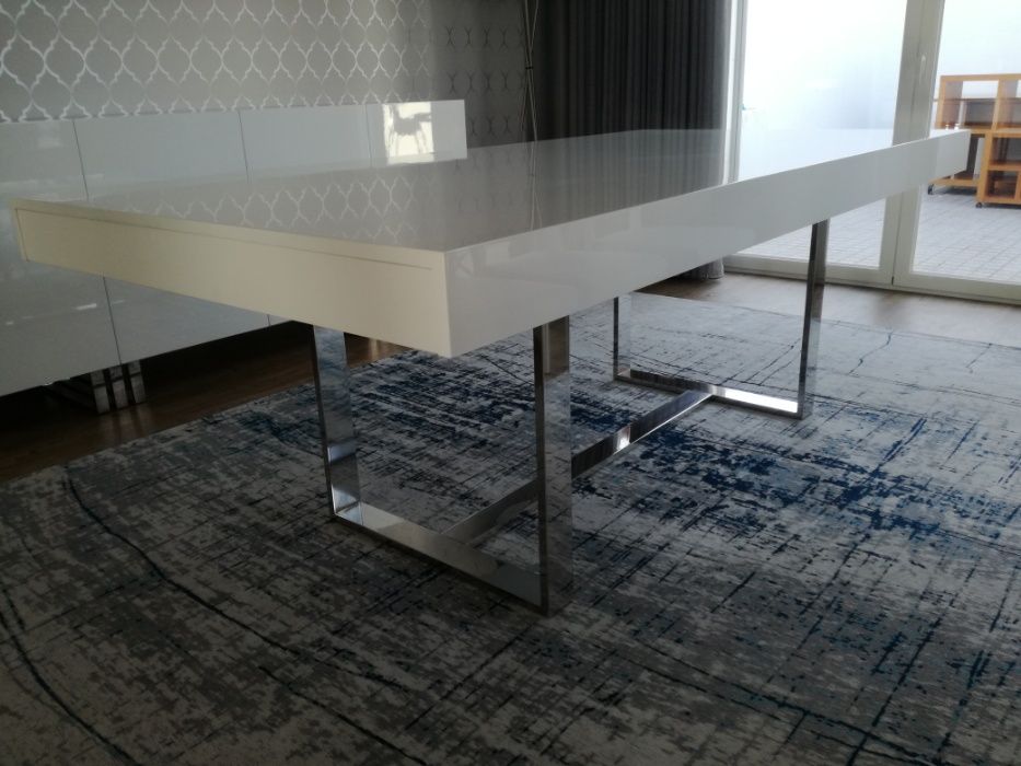 Mesa Jantar Extensível Lacada Branco Brilho e Base Inox Polido