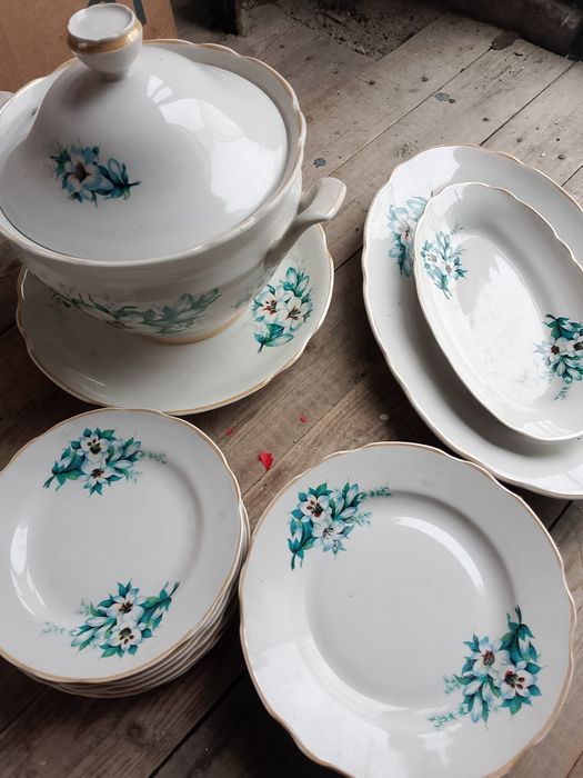 Продам сервіз столовий