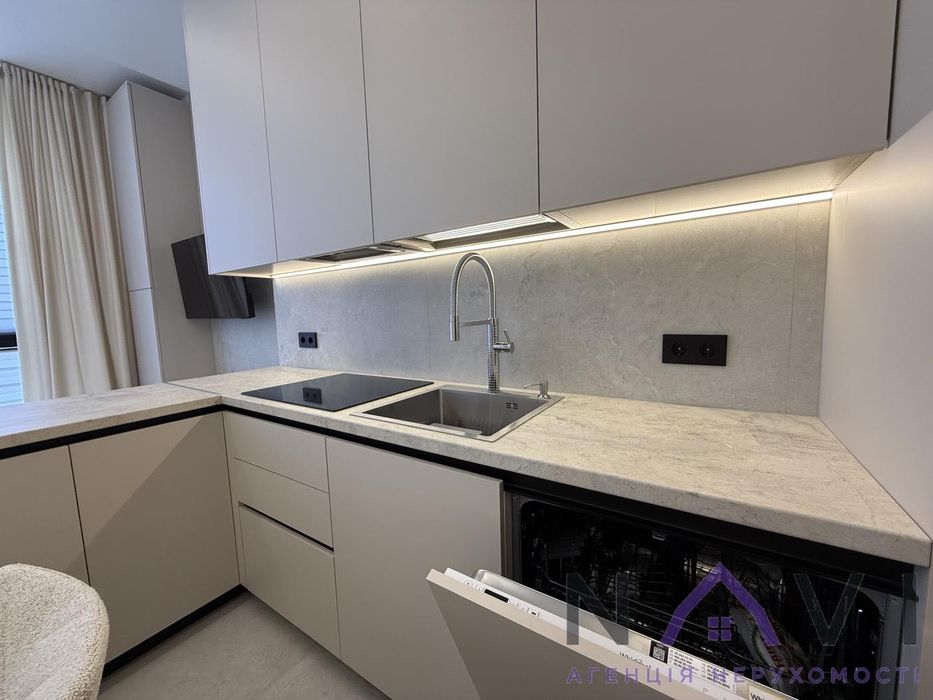 Продаж преміальної 3-кімнатної квартири ЖК Uzh Towers