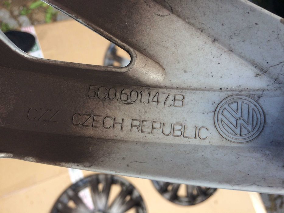 Kołapaki oryginalne VW 16"" 5G0 Golf Passat Touran Sharan Caddy T-Rock