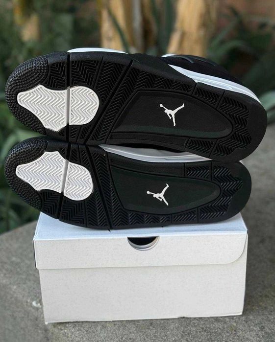 Jordan 4 Retro White Thunder Rozmiar  46