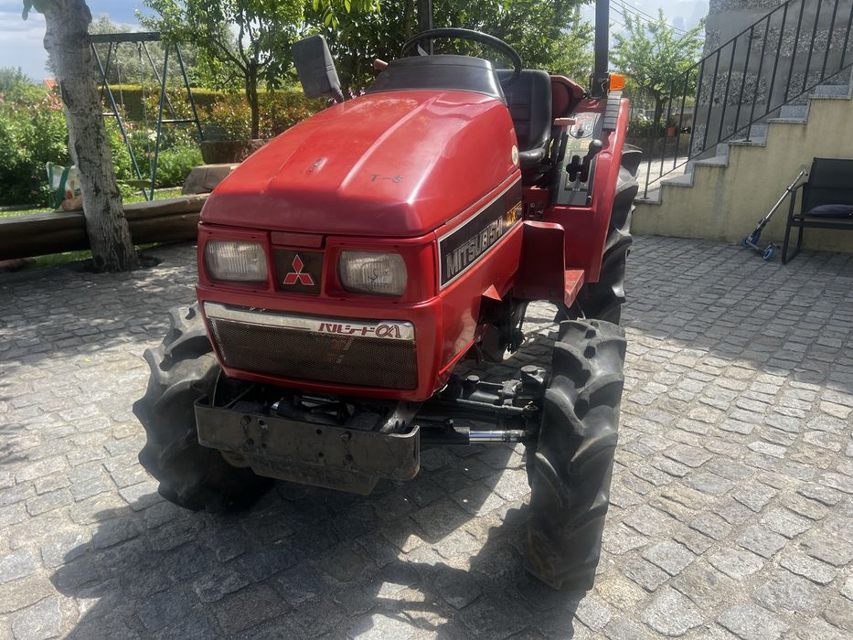Trator 4x4 mitsubishi