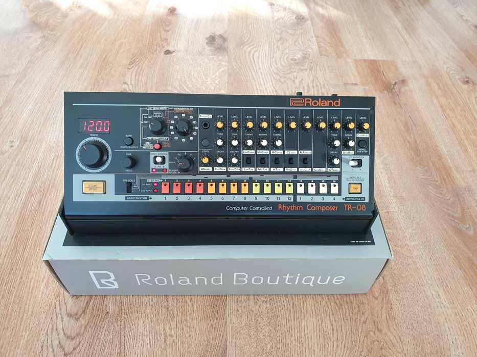 Automat perkusyjny Roland tr08