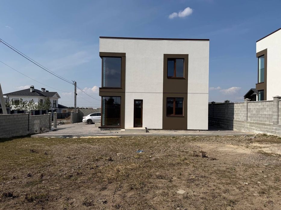 Продаж будинку в стилі хай-тек в елітному мікрорайоні Грін Хілз!