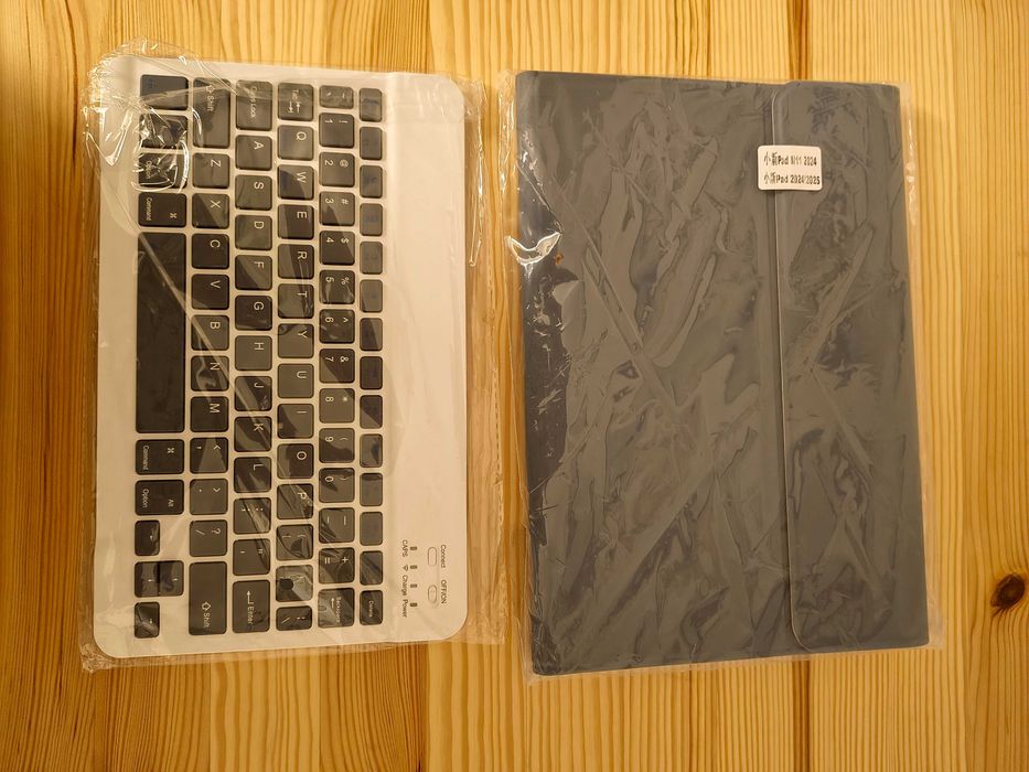 Etui z klawiaturą do tabletu Lenovo