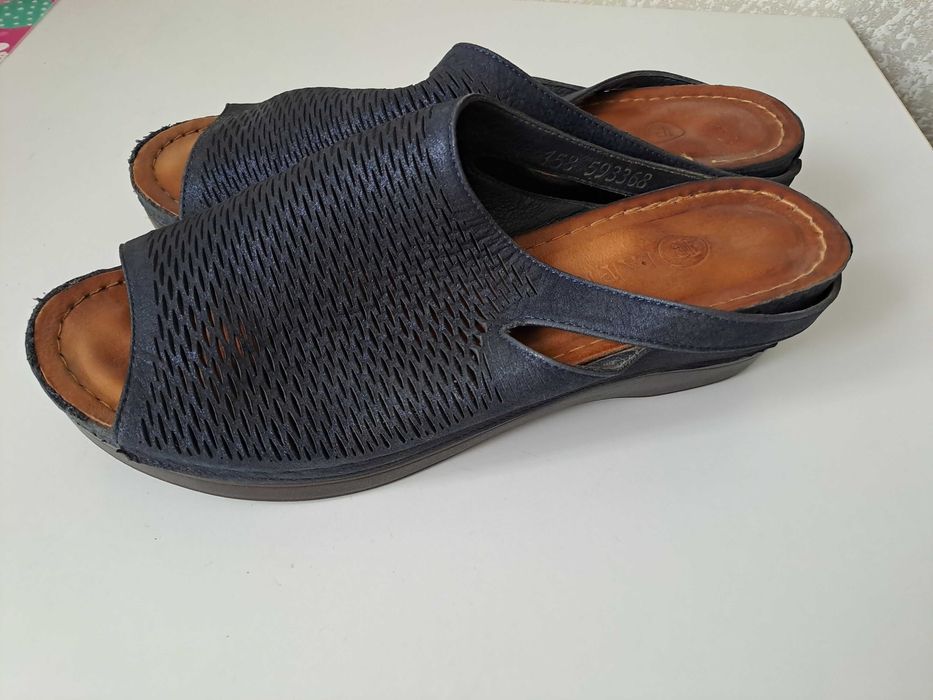 жіночі шкіряні шльопанці, босоніжки р.39 La Pinta