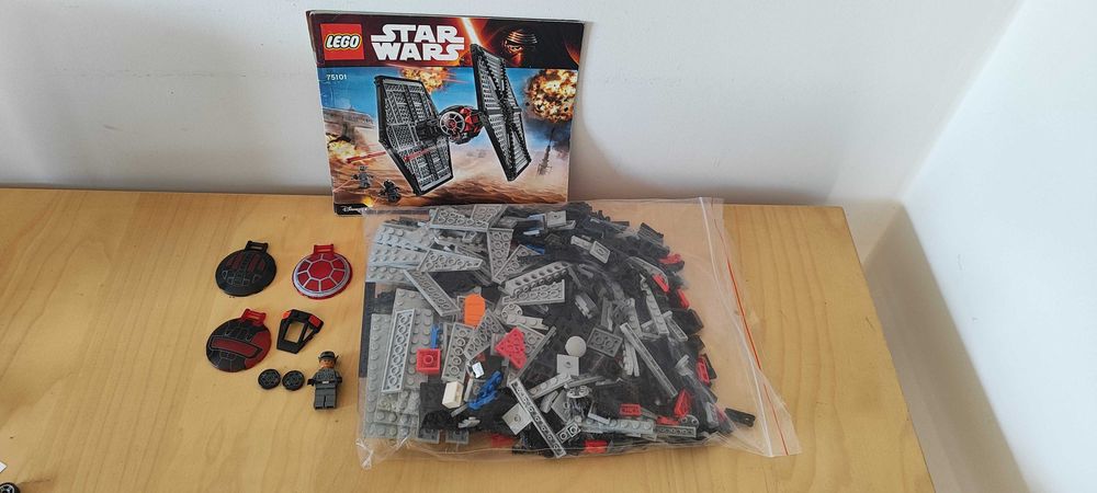 LEGO Star Wars 75101 Myśliwiec Najwyższego Porządku TIE