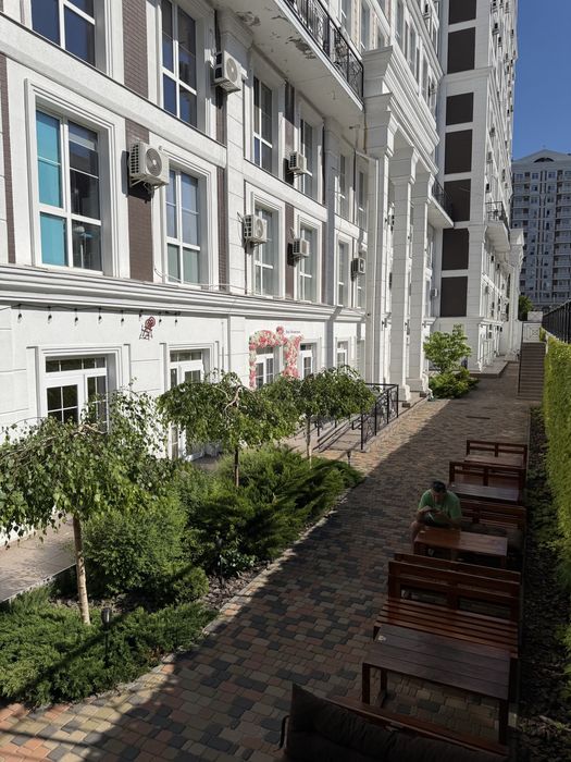 Продаж фасадного приміщення з ремонтом 22м ЖК Нова Англія,Максимовича 28Д,буд.Честер