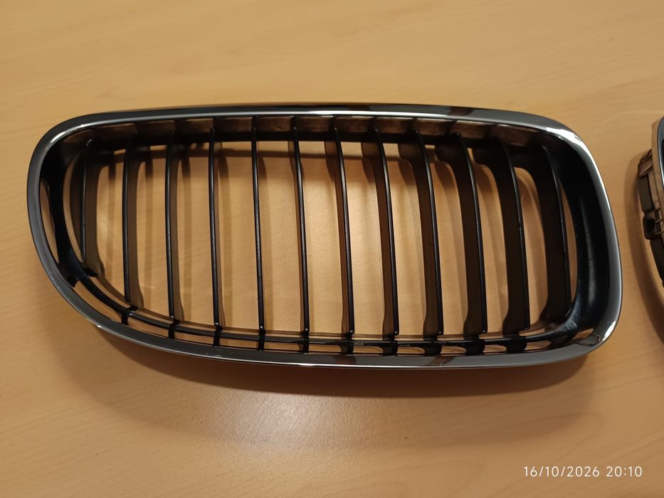 Grelhas de radiador Originais BMW E90/91 LCI (2007–2011)