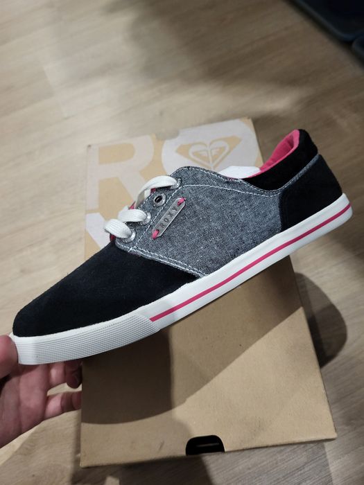Ténis Roxy Novo Preto e Rosa