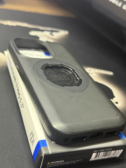 Чохол для IPhone 15 Pro Quad Lock