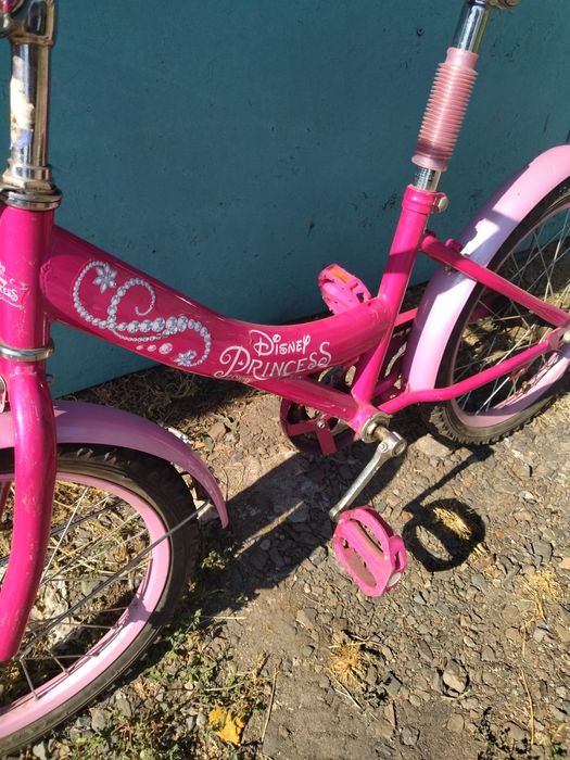 Дитячий велосипед для дівчинки