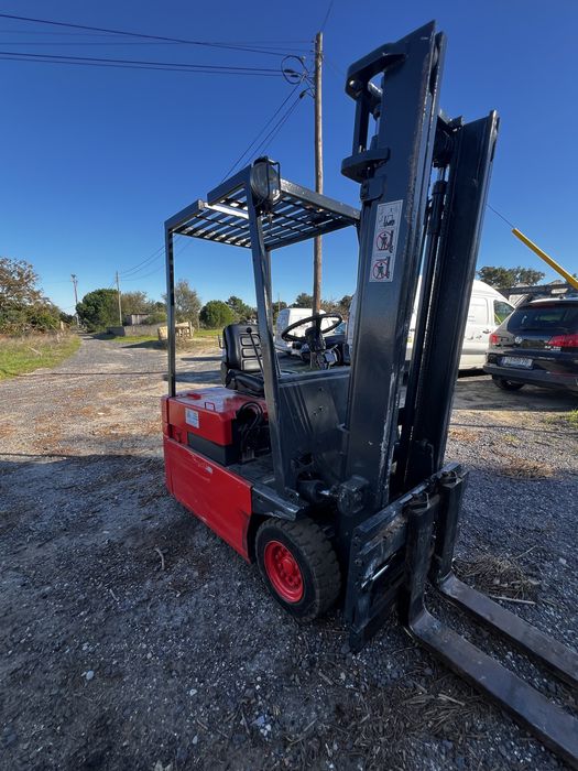 Empilhador eletrico Toyota