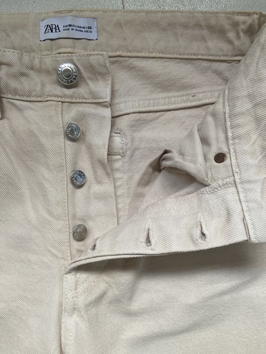 Calças de ganga bege da Zara