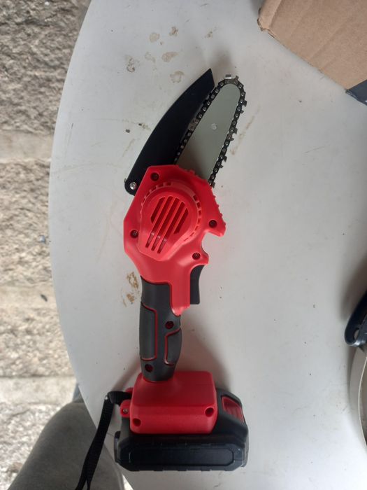 Motossera de mao a bateria