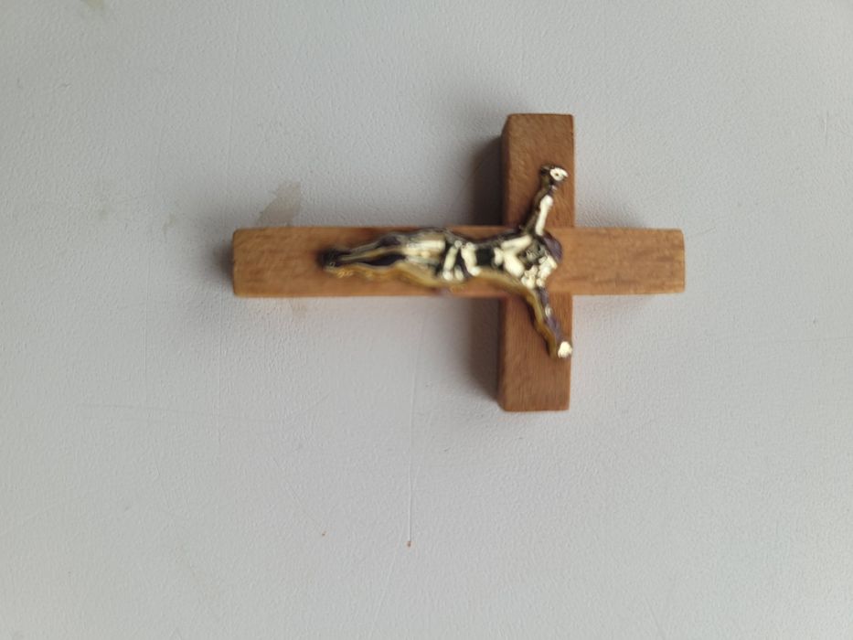 Продаються кулони