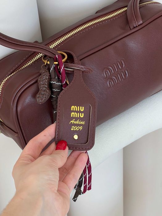 Сумка Miu Miu багет з брелком  на плечо Миу Миу  клатч