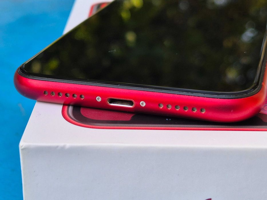 iphone Xr RED 64 gb 77%