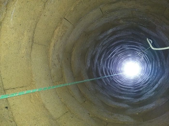 Czyszczenie studni kręgowych, studnia kregowa i