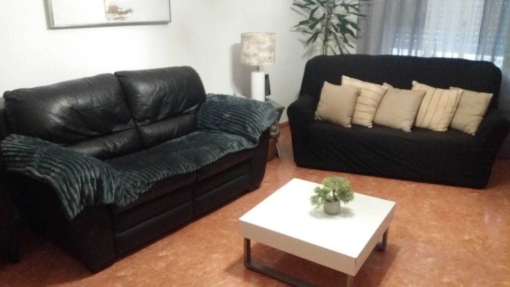 2 sofás de sala