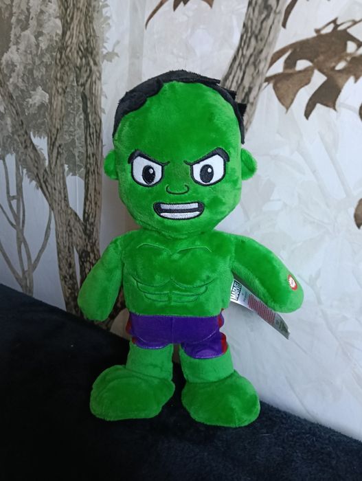 Hulk Marvel interaktywny chodzi i wydaje dźwięk