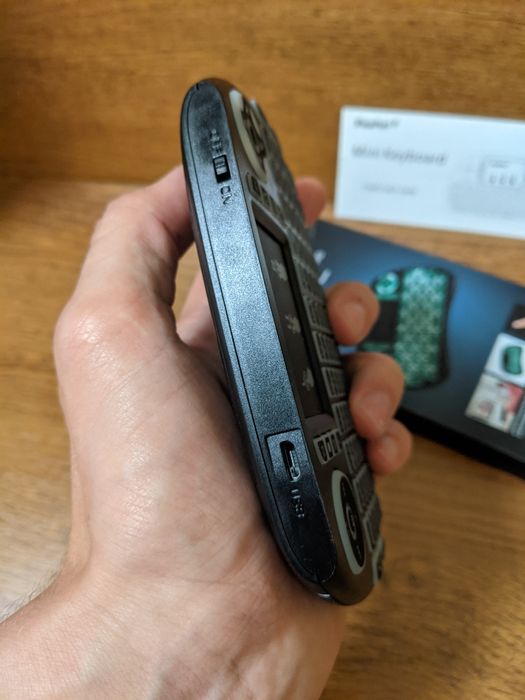 Бездротова Клавіатура із тач-падом. Для телевізора та ін.