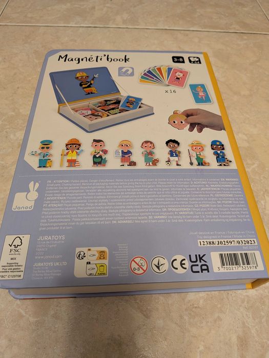 Magnetic book - Livro/ puzzle