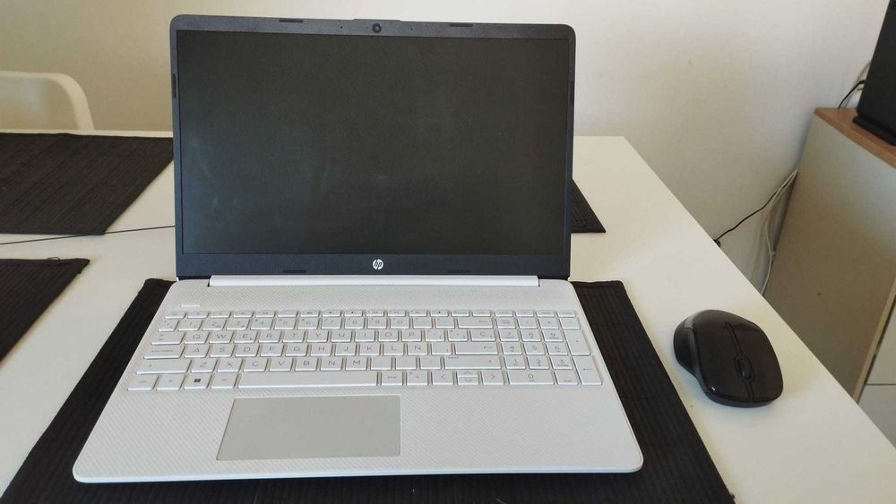 Vendo Portátil HP + Rato + Tv 32"