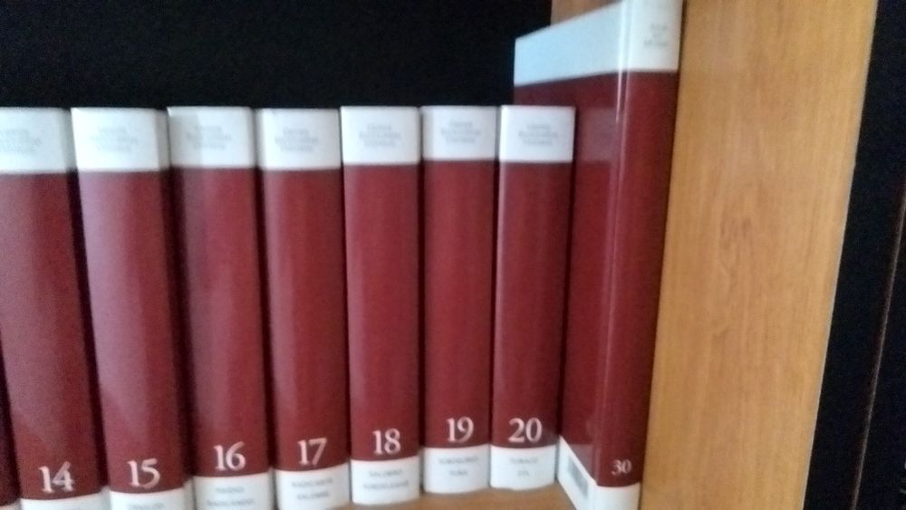 21 volumes Grande Enciclopédia Universal