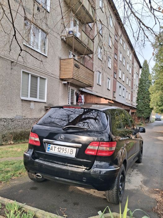 Мерседес бенз б180