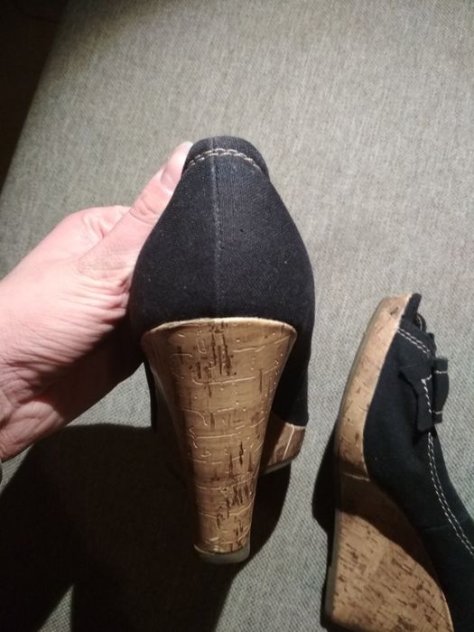 Sandałki na koturnie rozm. 39 Jennifer