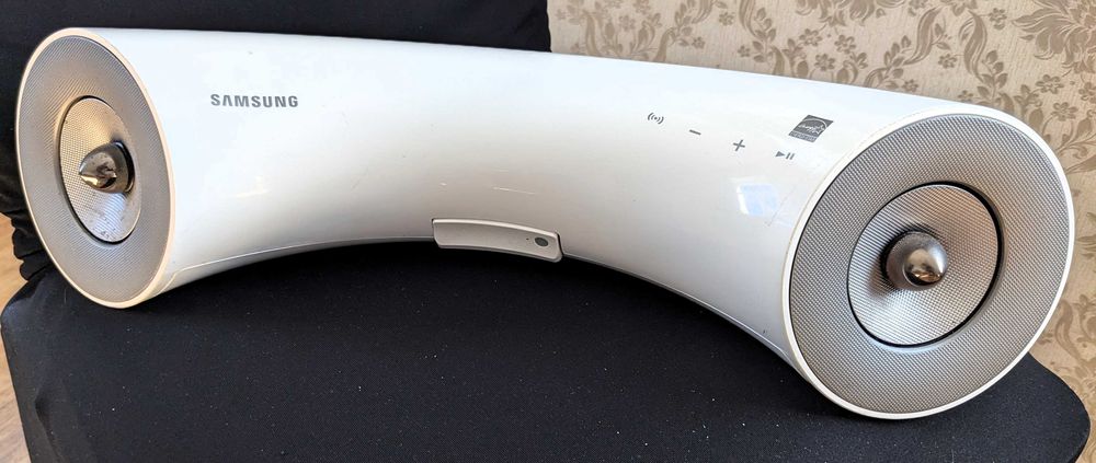 Топовая дизайнерская WiFi колонка Samsung DA-E550