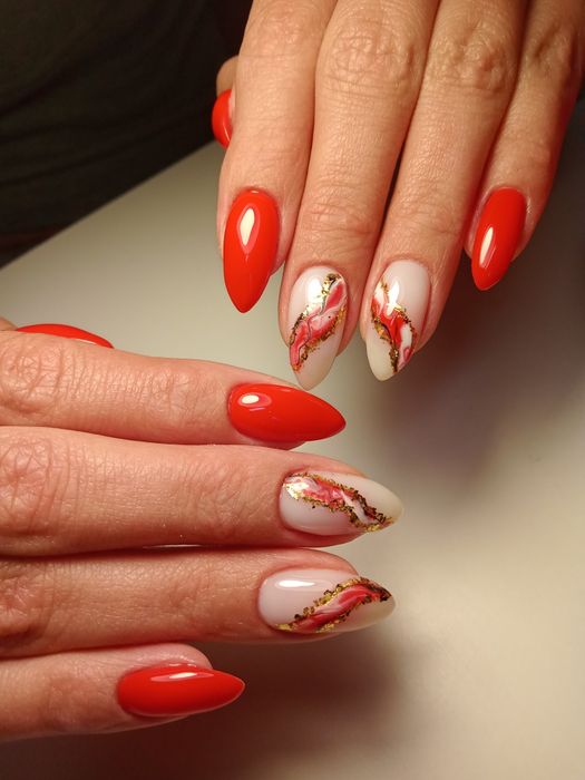 Манікюр, педикюр, нарощення