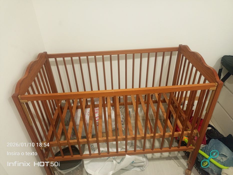 Cama de bebê  como nova
