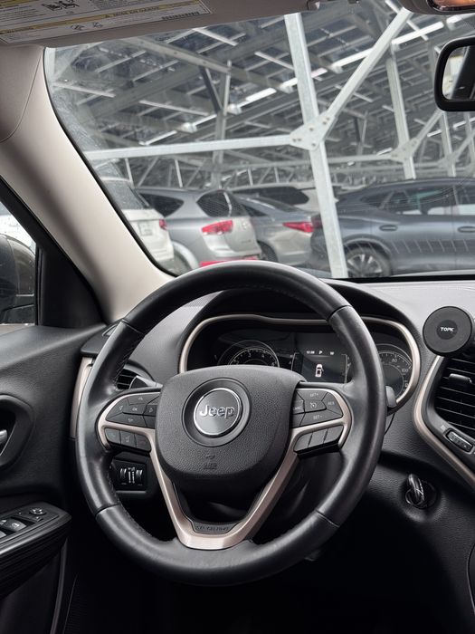 Jeep Cherokee 2015 рік