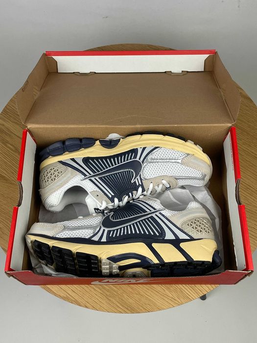 Кросівки NIKE Air Zoom Vomero 5 (EU 44) Оригінал Білі Чоловічі На Літо Нові